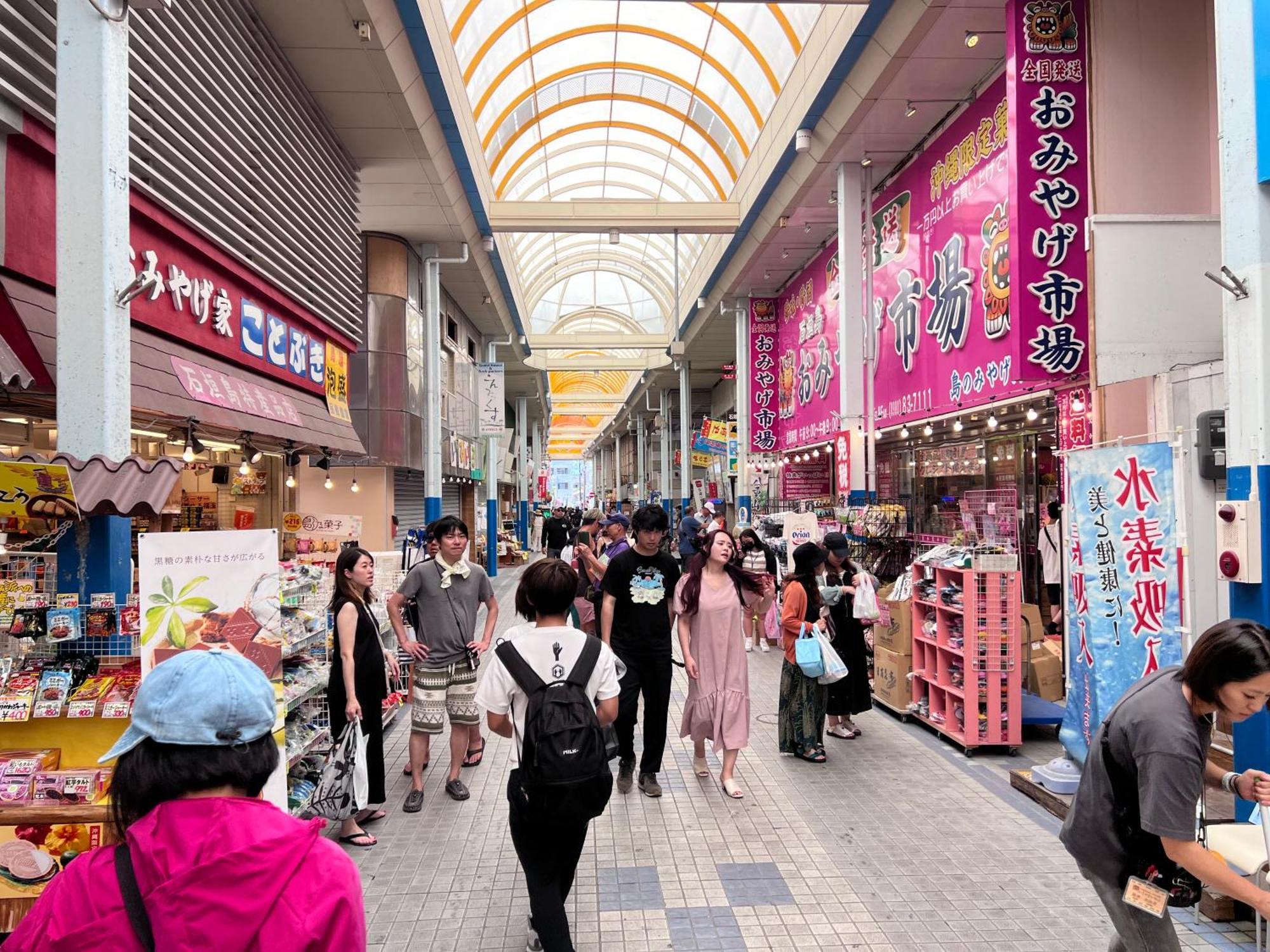 石垣島グループの宿 2216 にじいろ ユーグレナモール内 Ishigaki  ภายนอก รูปภาพ